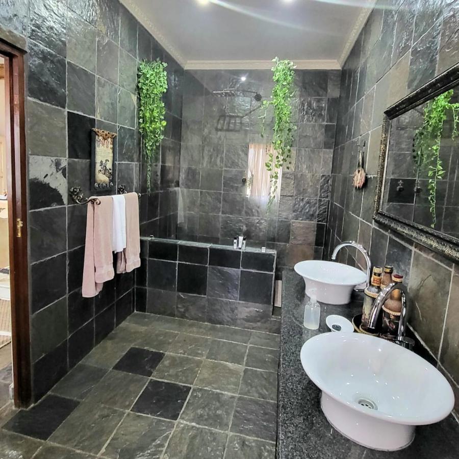 Excalibur Boutique Hotel Rustenburg Exteriér fotografie