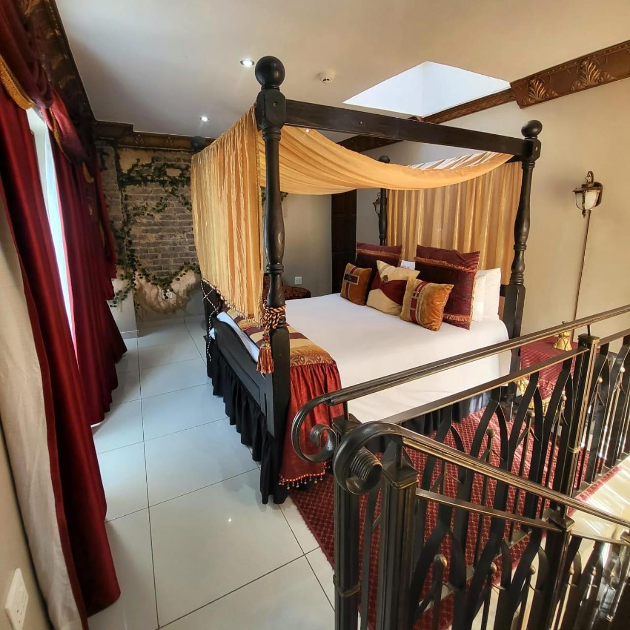 Excalibur Boutique Hotel Rustenburg Exteriér fotografie